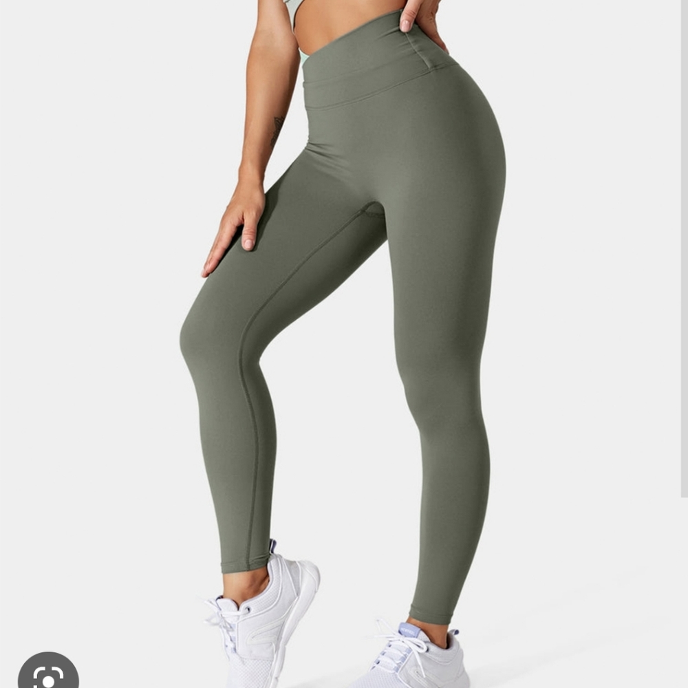 Halara size M crossover leggings - Picture 2 of 5